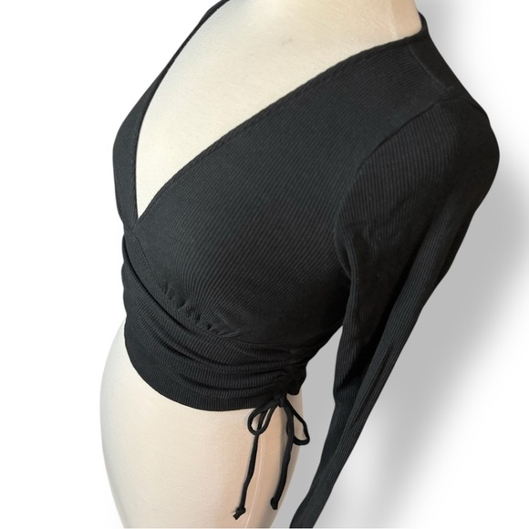 American Eagle Outfitters Black Long Sleeve - Picture 5 of 5